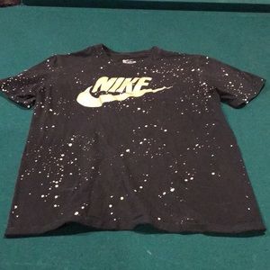 nike t-shirt
